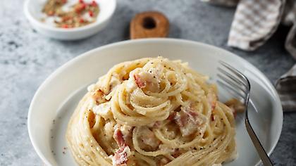 Καρμπονάρα: Ο -απολαυστικός- θρύλος της ιταλικής γαστρονομίας και η ιστορία του