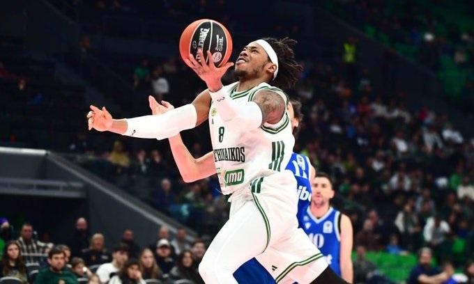 Δύο μήνες ήταν αρκετοί: Ο Χολμς πάτησε και πάλι παρκέ!