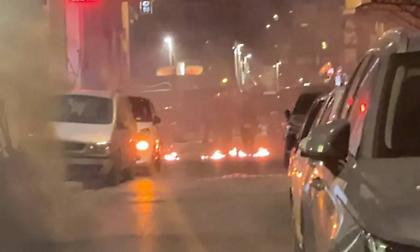 «Βροχή» από μολότοφ το βράδυ στα Εξάρχεια