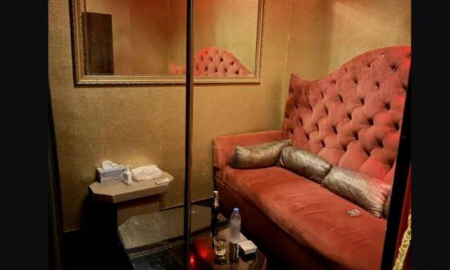 Έφοδος του «ελληνικού FBI» σε 2 καταστήματα stripshow στην Καλλιθέα: 5 συλλήψεις - Δείτε βίντεο