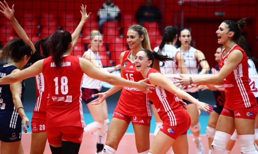 «Καθάρισε» τον ΖΑΟΝ και συνεχίζει να απειλεί για κορυφή ο Ολυμπιακός