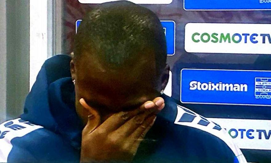 Συγκλονιστικός Τεττέη, ξέσπασε σε λυγμούς σε ζωντανή σύνδεση μετά το τελευταίο του ματς με την Κηφισιά