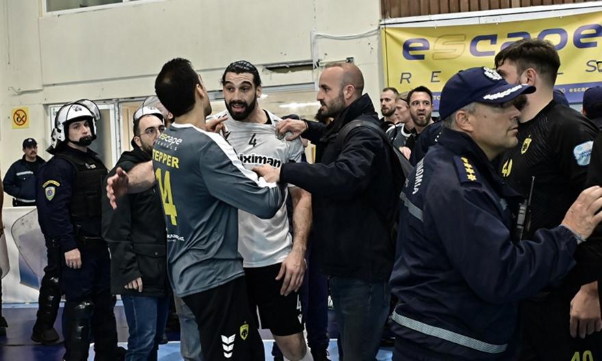 ΠΑΟΚ για το ντέρμπι με ΑΕΚ: «Εισβολή οπαδών και απαράδεκτες συνθήκες, καθοριστική η διαιτησία»