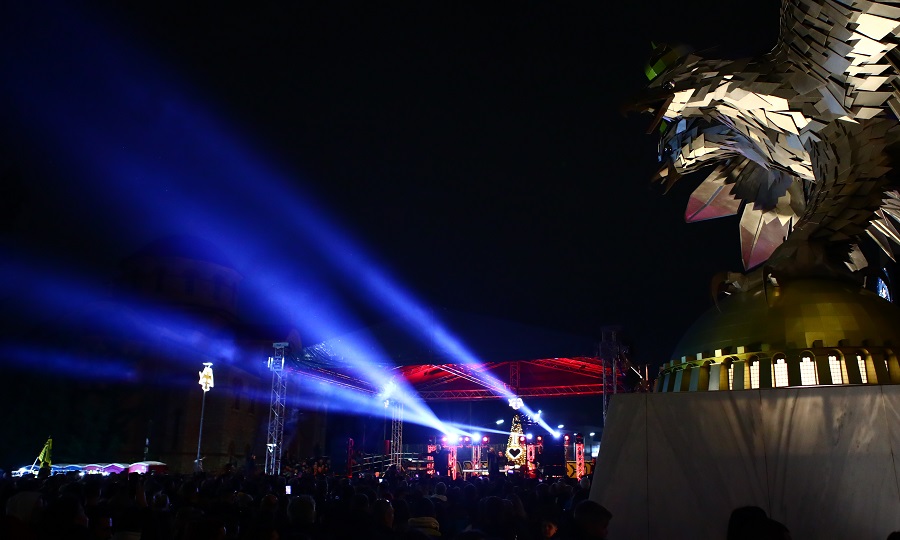 ΑΕΚ: Χριστουγεννιάτικη γιορτή έξω από την OPAP Arena με τον Stavento