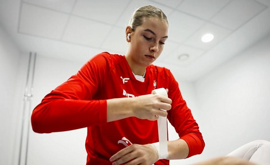 Αθηναϊκός: Τέλος η Μπαρκόφσκα