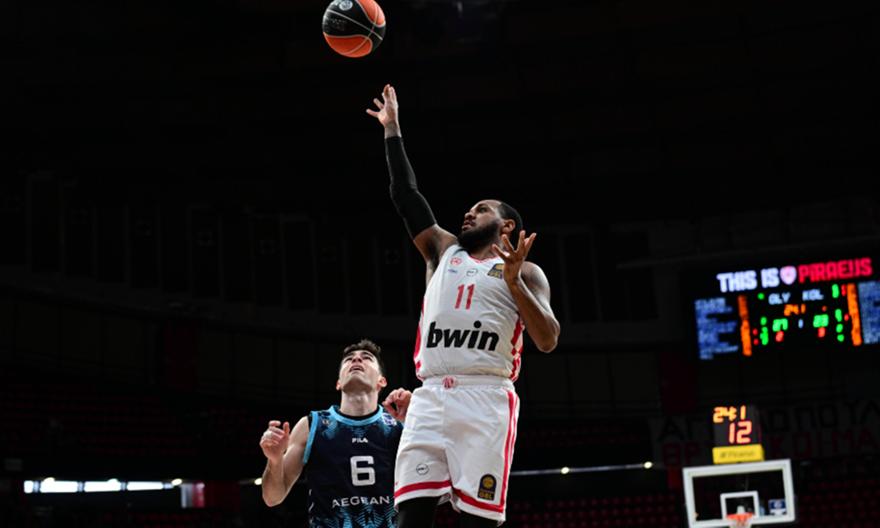 Το ντεμπούτο του Μόρις, το σόου του Ντόρσεϊ και η γιορτινή ατμόσφαιρα στο ΣΕΦ με Κολοσσό: Η παρακάμερα του Ολυμπιακού