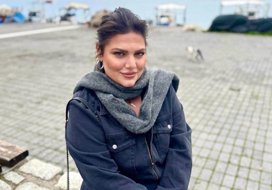 Δανάη Μπάρκα: Πήγε τον σύντροφό της εκδρομή στην Καλαμάτα, τον κρύβει πίσω από έναν... καφέ