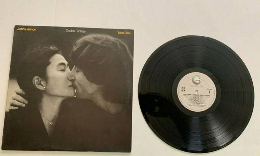 700.000 ευρώ για ένα δίσκο των Beatles – Βινύλια που πωλήθηκαν σε αστρονομικές τιμές