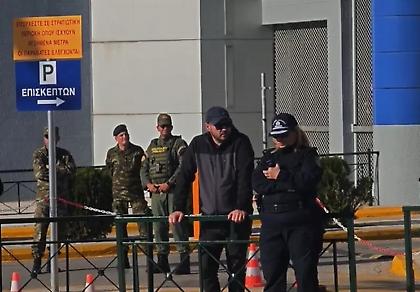 «Σειρήνες» πολέμου στην Ευρώπη: Πώς αντιδρούν στο ενδεχόμενο μιας σύρραξης οι Έλληνες πολίτες - Δείτε βίντεο