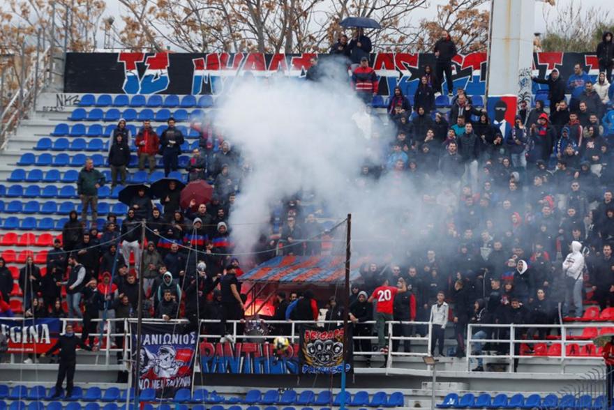 Βαρύ χρηματικό πρόστιμο στον Πανιώνιο από τη ΔΕΑΒ για πανό κατά της αστυνομίας