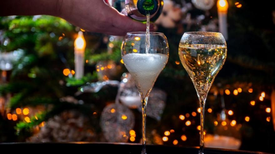 Σαμπάνια, Prosecco ή ελληνικά αφρώδη: Ποιο ταιριάζει καλύτερα στο ρεβεγιόν;