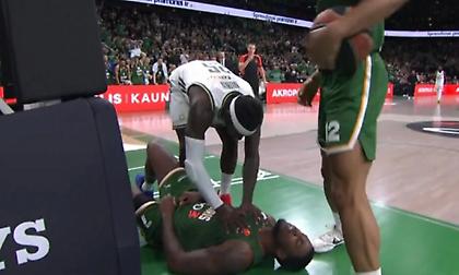 Έκανε επικίνδυνο φάουλ στον Ράιτ και ζήτησε αμέσως συγγνώμη ο Ναν