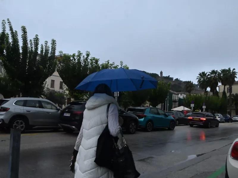 Πού αναμένονται σήμερα βροχές και καταιγίδες - Έως τους 18 βαθμούς η θερμοκρασία