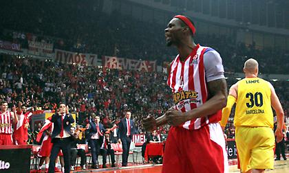 Πέτγουεϊ για Ναν και το σκληρό φάουλ του στον Ράιτ: «Προσπαθεί να στείλει κόσμο στο νοσοκομείο»