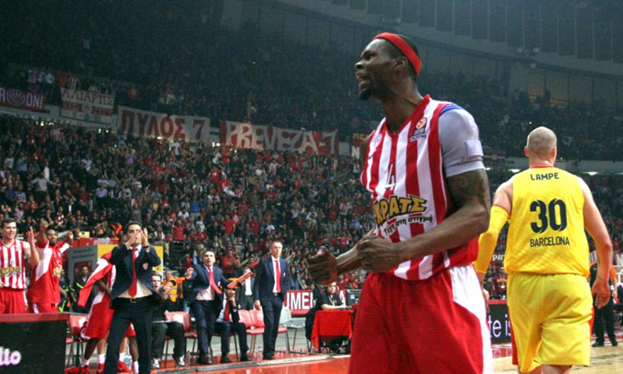 Πέτγουεϊ για Ναν και το σκληρό φάουλ του στον Ράιτ: «Προσπαθεί να στείλει κόσμο στο νοσοκομείο»