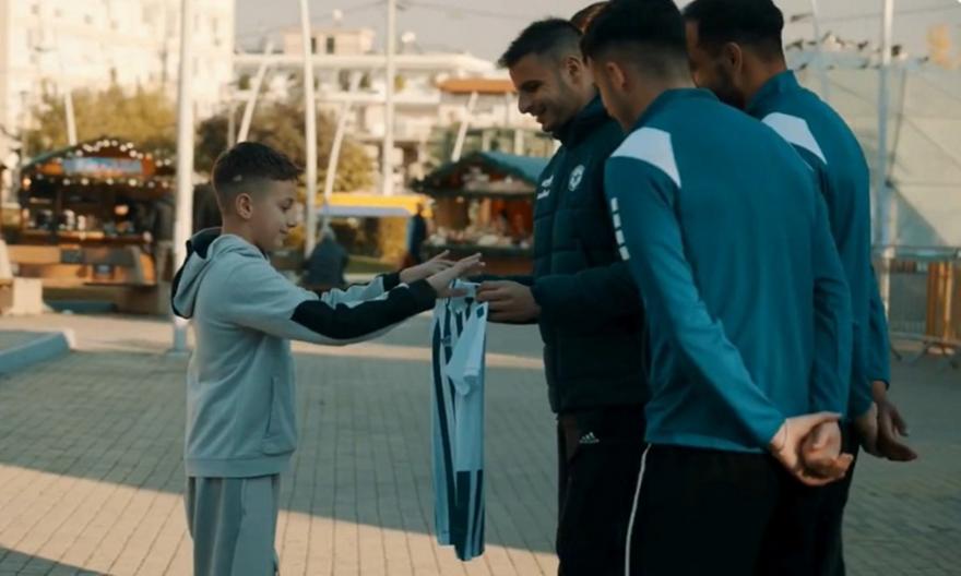 «Όλα τα όνειρά σας να γίνουν πραγματικότητα σαν του μικρού μας φίλου!»: Οι χριστουγεννιάτικες ευχές του Ατρομήτου