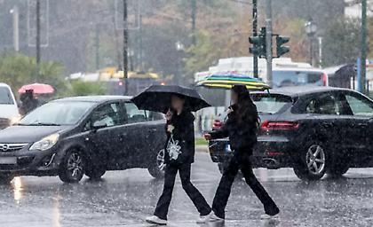 Κυκλοφοριακά προβλήματα στην Αθήνα λόγω βροχής - Διακοπή κυκλοφορίας στην Πειραιώς