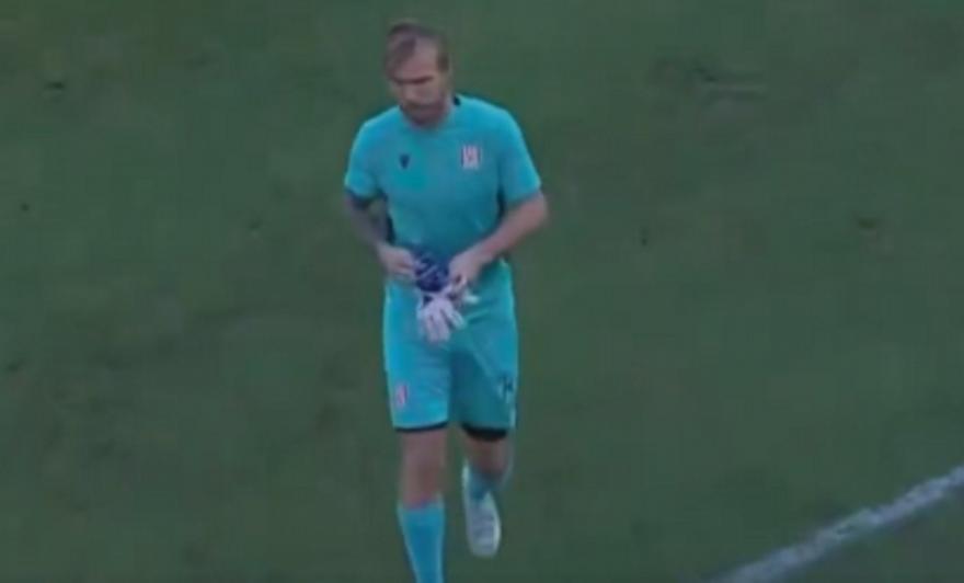 Απίθανο περιστατικό στην Αλβανία: Τερματοφύλακας σηκώθηκε και έφυγε από τον αγωνιστικό χώρο στα καλά καθούμενα!