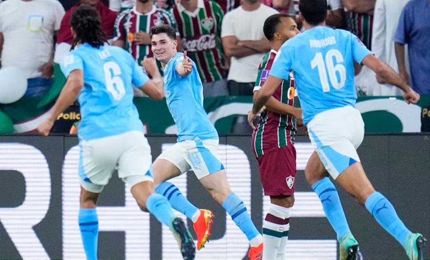 Τα Χριστούγεννα θα θυμίζουν πάντοτε στον Χούλιαν Άλβαρες πως έχει... τερματίσει το ποδόσφαιρο!