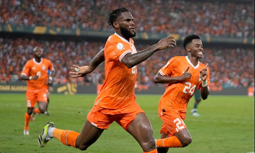 Ο Κεσιέ έλεγε στον Κοσουνού να βουτήξει για πέναλτι και ο αντίπαλος κίπερ γελούσε!