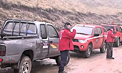 Βαρδούσια: Εντοπίστηκαν κάτω από χιονοστιβάδα χωρίς τις αισθήσεις τους οι τρεις ορειβάτες και μία γυναίκα