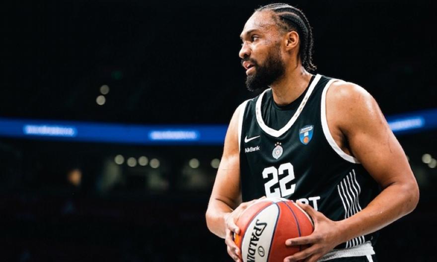 Πάρκερ και Τζόουνς αποδοκιμάστηκαν πολύ έντονα από τους οπαδούς της Παρτίζαν πριν από το ματς με τη Μακάμπι