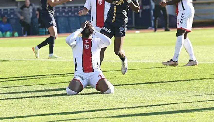 Δύο χαμένα πέναλτι από τον Εντσάμ και 1 ημίχρονο/2 τελικό: Ένα ακόμη ύποπτο ματς στην Τουρκία!