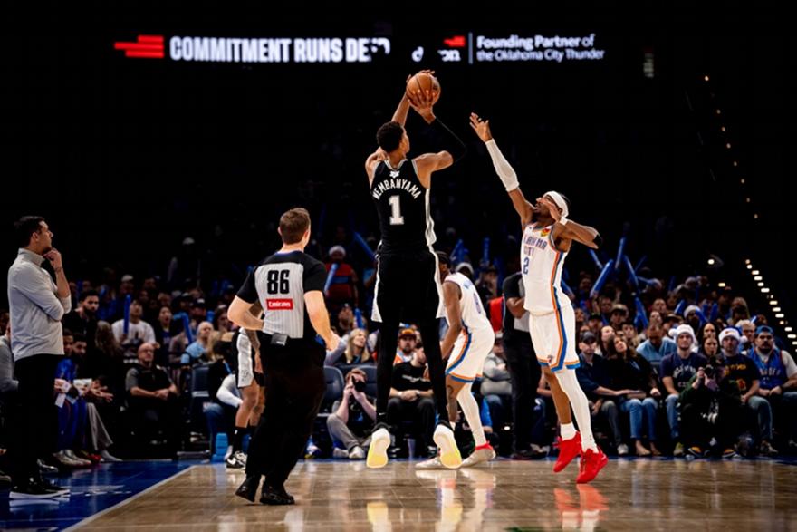 Οι Σπερς έκαναν πελάτες τους Θάντερ