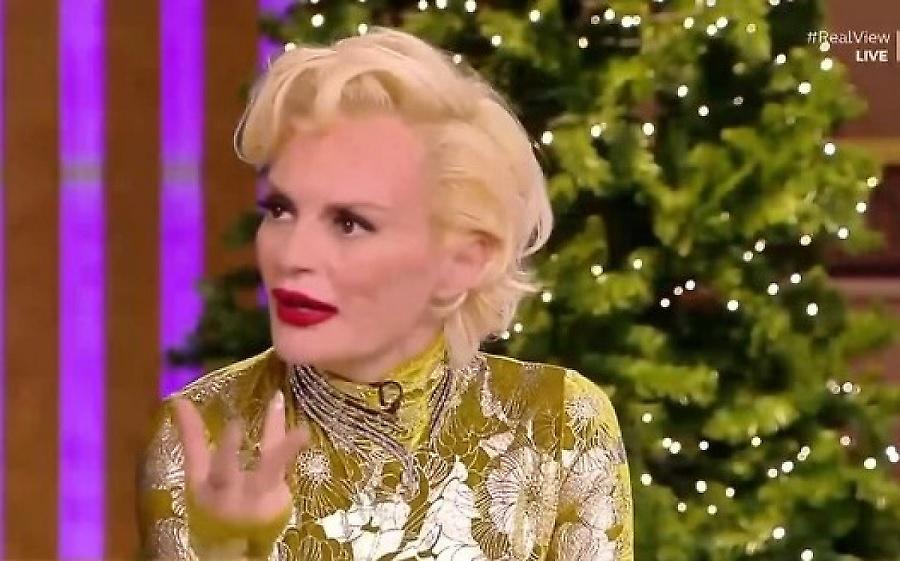 Χριστοπούλου: Με το custom made φόρεμα της Klavdia για το Blue Carpet της Eurovision στην TV