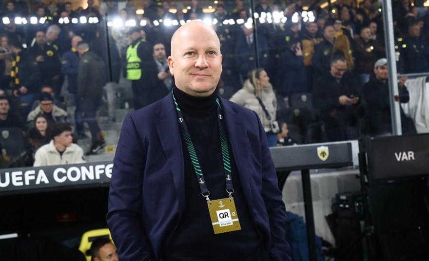 Τσακίρης: «Ψάχνει για βασική επιλογή στο 6 η ΑΕΚ - Η ιδιαιτερότητα για τον στόπερ»