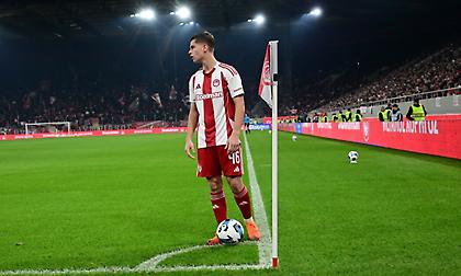 Η ιδιαίτερη λίστα των Χριστουγέννων με… καλεσμένο τον Μουζακίτη (pic)