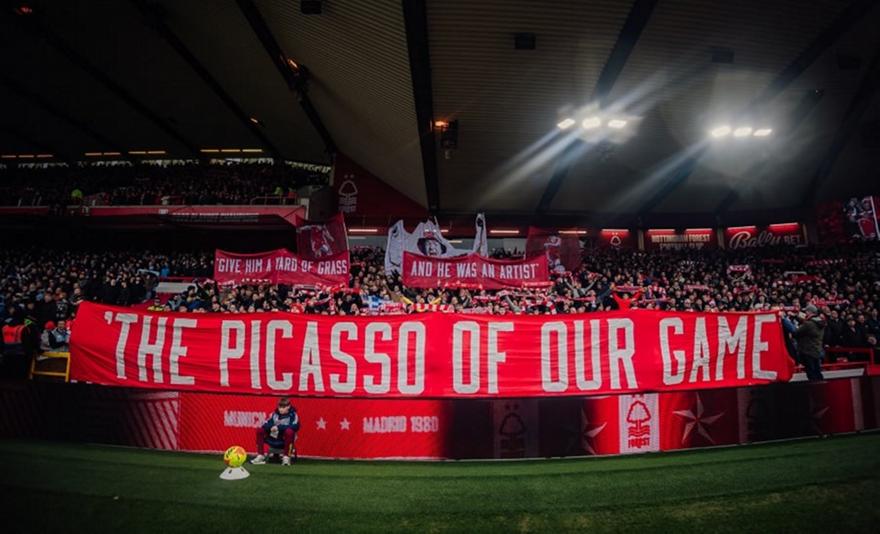 «Ο Πικάσο του παιχνιδιού μας»: Συγκλονιστικό «αντίο» των οπαδών της Νότιγχαμ στον Τζον Ρόμπερτσον!