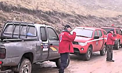 Τραγωδία στα Βαρδούσια: Με συνδρομή ελικοπτέρου η μεταφορά των τεσσάρων νεκρών ορειβατών