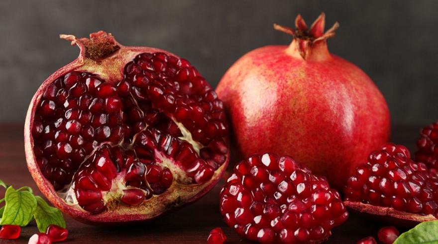 Σπάσιμο ροδιού: Η ιστορία του εθίμου και ο ιερός καρπός