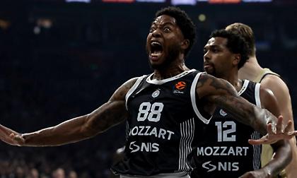 Απέφυγε να απαντήσει για Τζόουνς και Ολυμπιακό ο Πενιαρόγια: «Αύριο πετάμε για Βαλένθια»