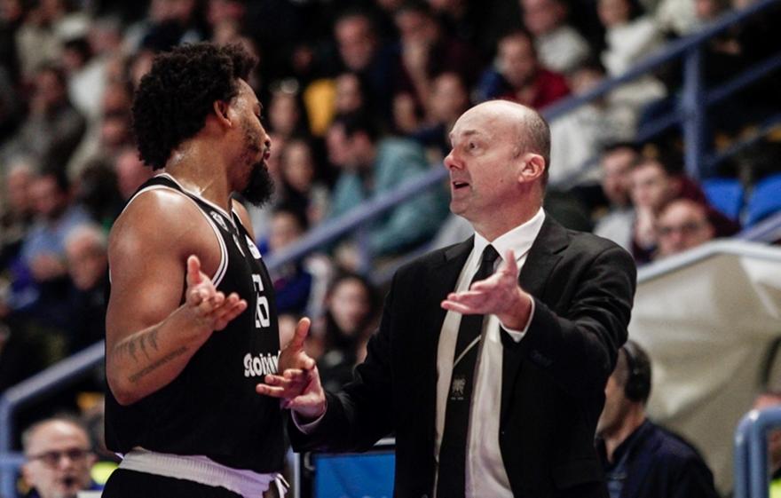 Ζντοβτς: «Είχαμε πολλά προβλήματα στην επίθεση-Καταπληκτικός ο Ταϊρί»