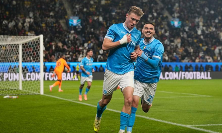 Ξεπερνώντας τον… εφιάλτη του Μάντσεστερ, ο Χόιλουντ ευγνωμονεί τη μοίρα του για τη Νάπολι