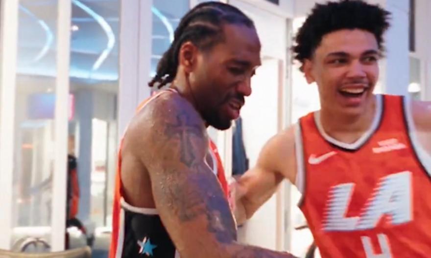 Επιτέλους έσκασε ένα χαμόγελο: Οι αντιδράσεις του Λέοναρντ στο μπουγέλο των συμπαικτών του μετά την ιστορική 55άρα!