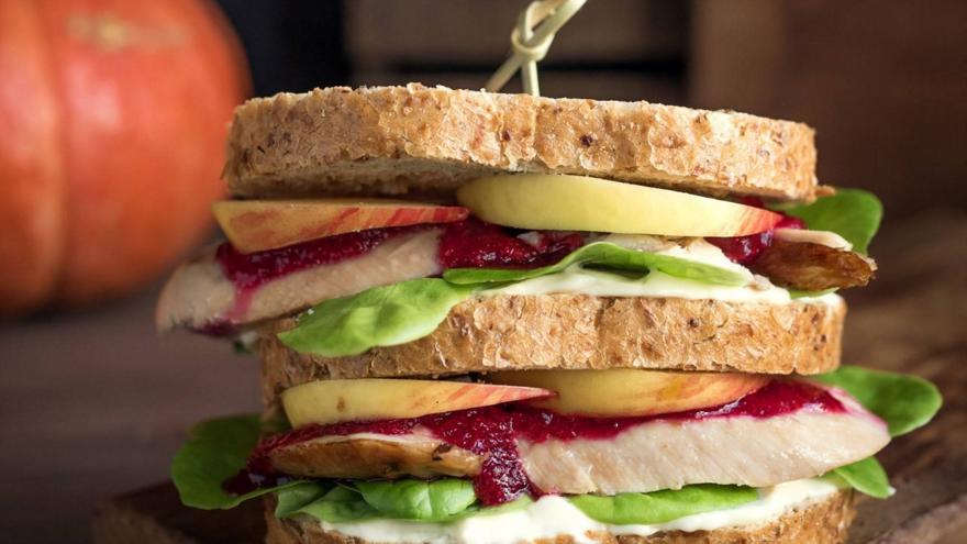 Σάντουιτς με leftovers γαλοπούλας