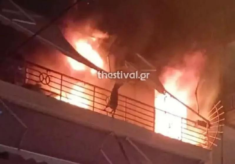 Θεσσαλονίκη: Νεκρή ηλικιωμένη μετά τη φωτιά σε διαμέρισμα - Εξιτήριο για τα τρίδυμα