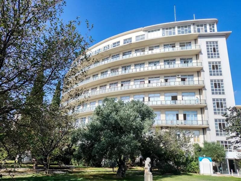 Στο ΚΑΤ υπάλληλος καθαριότητας σε απορριματοφόρο, μετά από επίθεση Ρομά