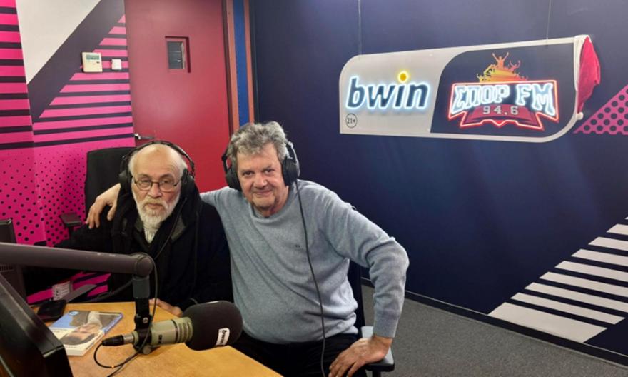 «Μπαμ και Κάτω» με καλεσμένο τον στιχουργό Θανάση Περιστεράκη