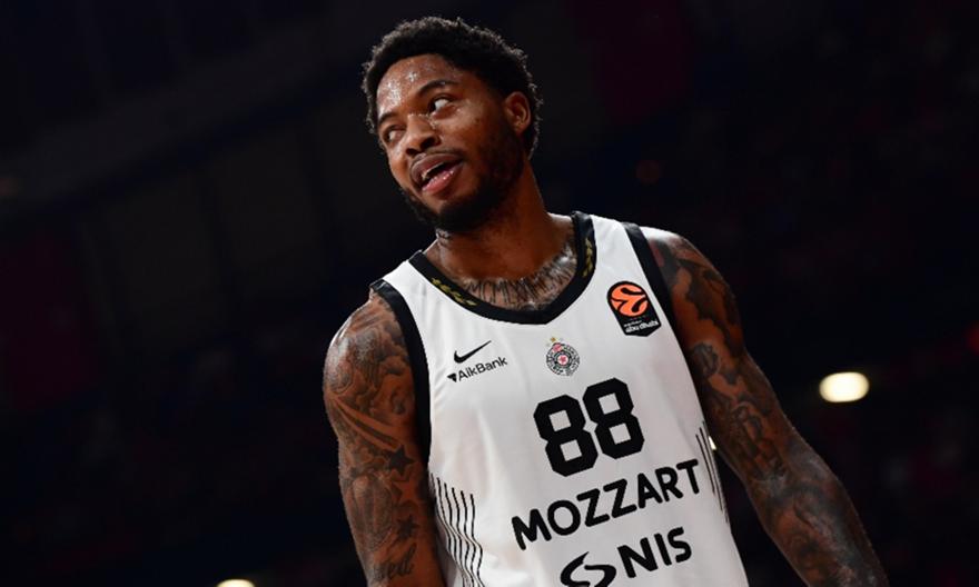 Τα πεπραγμένα του Ταϊρίκ Τζόουνς στην ήττα της Παρτίζαν κόντρα στη Βαλένθια