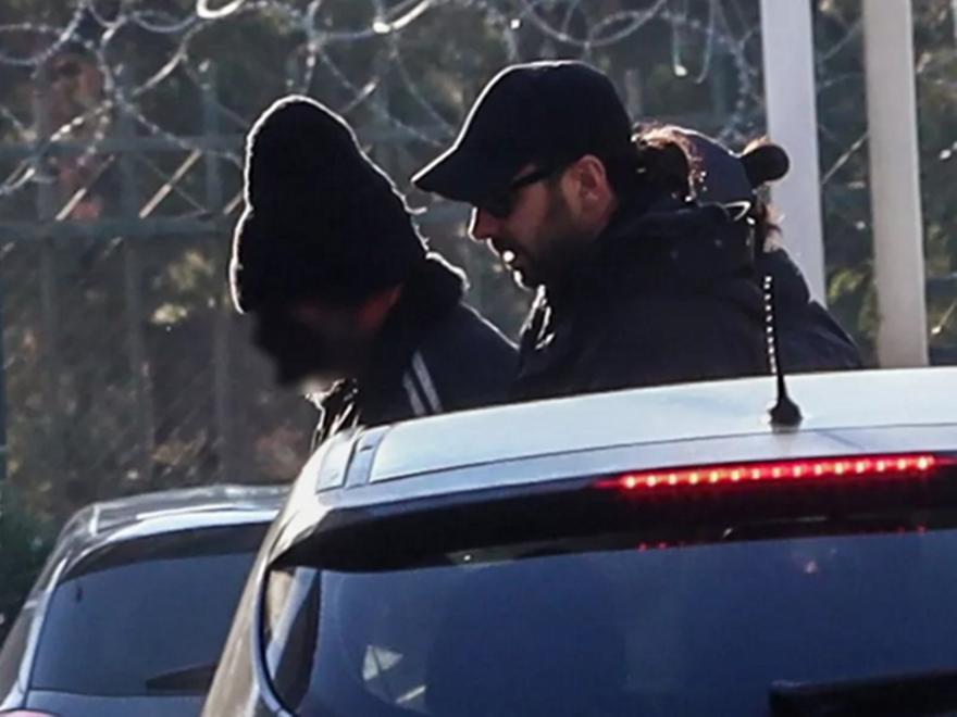 Έγκλημα στο Κολωνάκι: Στα δικαστήρια της Ευελπίδων ο γιος της Ελένης Παπαδοπούλου