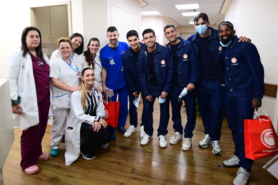 Ολυμπιακό: Επίσκεψη στο Παιδιατρικό Κέντρο Αθηνών