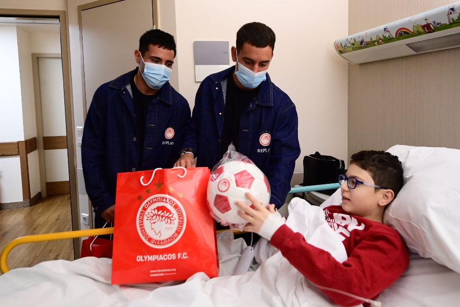 Ολυμπιακό: Επίσκεψη στο Παιδιατρικό Κέντρο Αθηνών