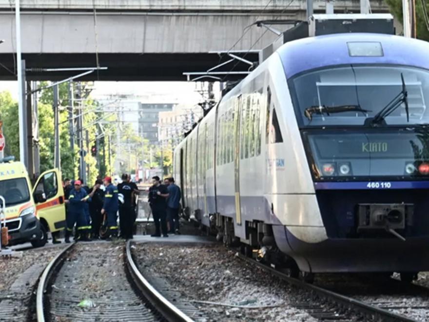 Νεκρός άνδρας που παρασύρθηκε από συρμό του Προαστιακού στα Άνω Λιόσια