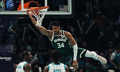 Άλλη ομάδα με Γιάννη: Δεύτερη σερί νίκη για Μπακς, πέρασαν από την Σάρλοτ με οδηγό Αντετοκούνμπο