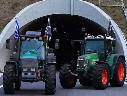 Plan B για τα μπλόκα μελετούν στην κυβέρνηση