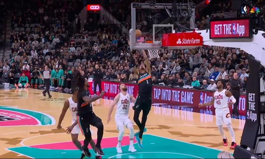 ΝΒΑ Τοp 10: Ο Καστλ πέταξε την μπάλα στο... Θεό και ο Γουεμπανιαμά την κάρφωσε